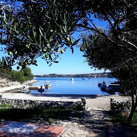 Bay * Nečujam