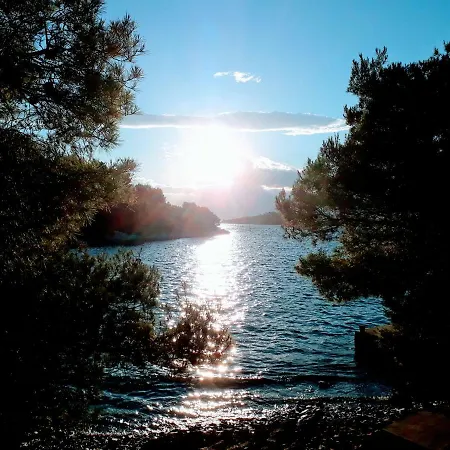 Bay * Nečujam
