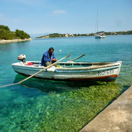 Nyaraló Bay *